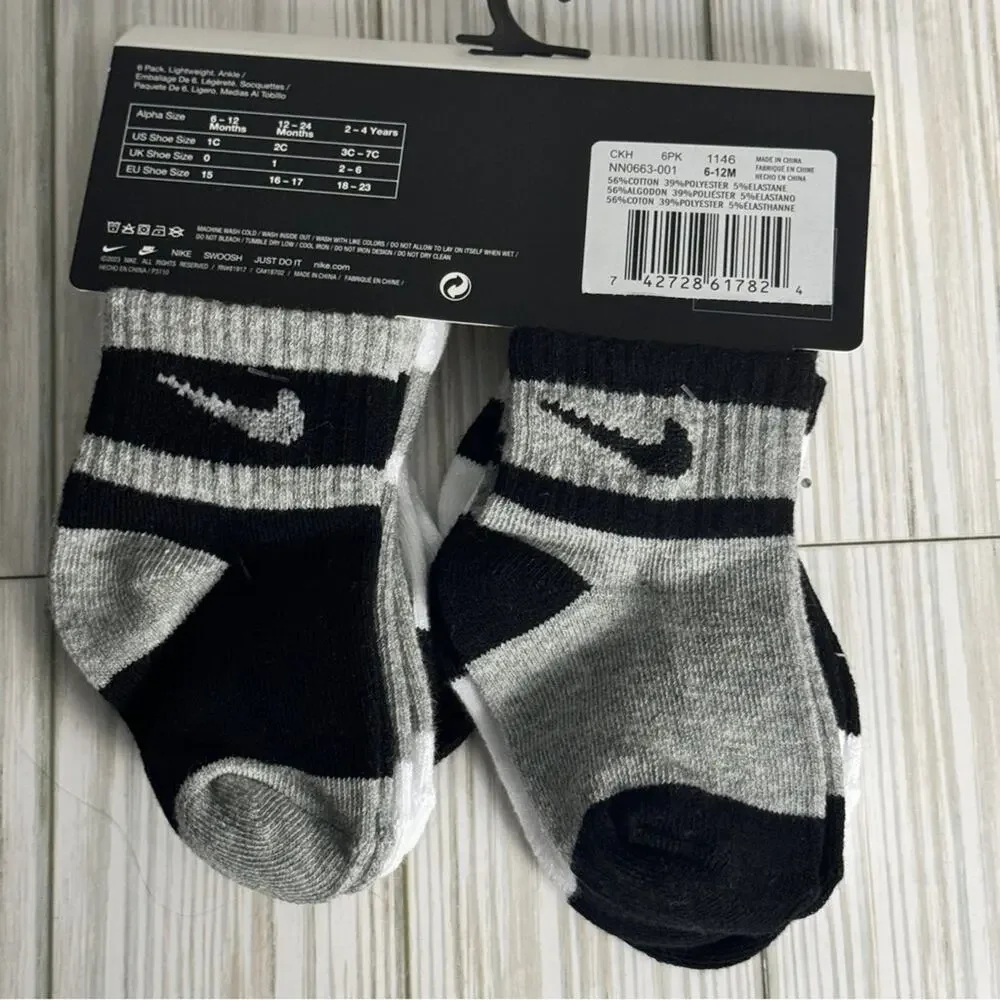 Nike Newborn Baby Variety Pack Non Slip Athletic Socks  Black and White  6-12M
